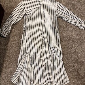 Old Navy Black and White Striped Long Sleeve Dress